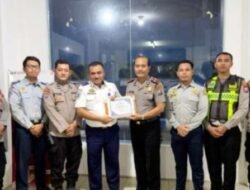 Sinergi Teguh di Jalur Penimbangan: UPPKB Rejoso Beri Penghargaan untuk Polsek Rejoso