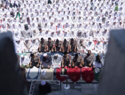 Mengetuk Pintu Langit: Polres Pasuruan Bersama Ribuan Santri Dalwa Berdoa agar Karhutla Usai