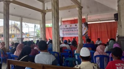 ‎Penyerahan Sertifikat Tanah PTSL 2026 di Gempol: Ratusan Warga Randupitu Berbahagia, Kades Sebut Program Sangat Dinanti